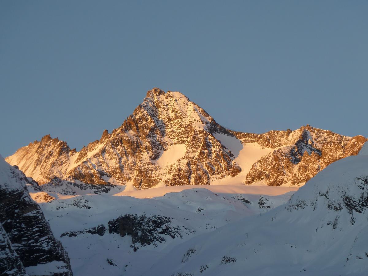 ホテルAlpengasthof Lucknerhaus Kals-am Großglockner エクステリア 写真