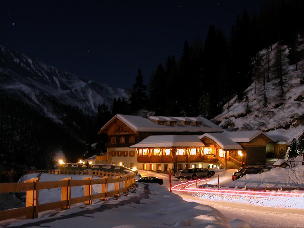 ホテルAlpengasthof Lucknerhaus Kals-am Großglockner エクステリア 写真
